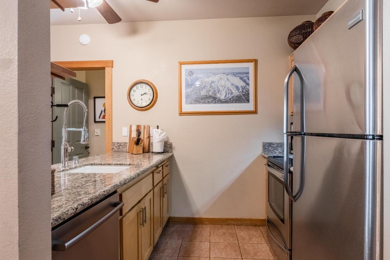 Ski In Ski Out Juniper Springs Lodge #351 Luxury Slope-Side 2 Bedrm 2 Bath End Unit! Мамът Лейкс Екстериор снимка